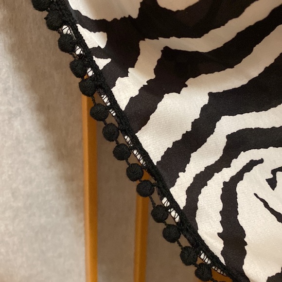 Dots Zebra Caftan Top - Picture 3 of 7